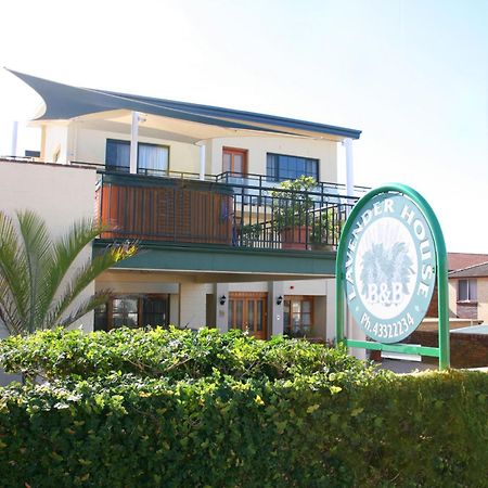 דה אינטרנס Lavender House Bed & Breakfast מראה חיצוני תמונה