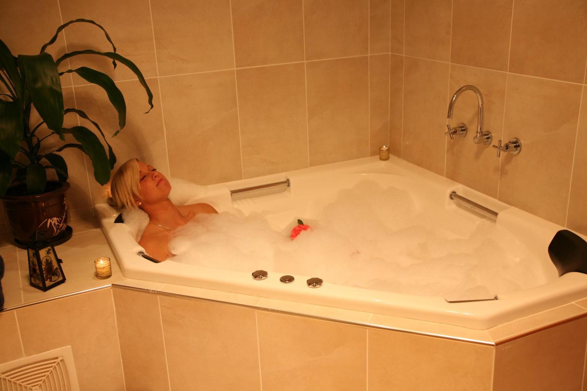 דה אינטרנס Lavender House Bed & Breakfast מראה חיצוני תמונה