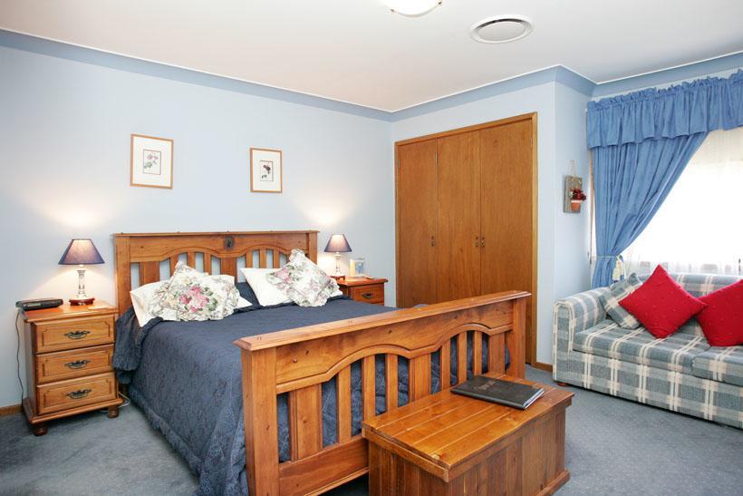 דה אינטרנס Lavender House Bed & Breakfast מראה חיצוני תמונה