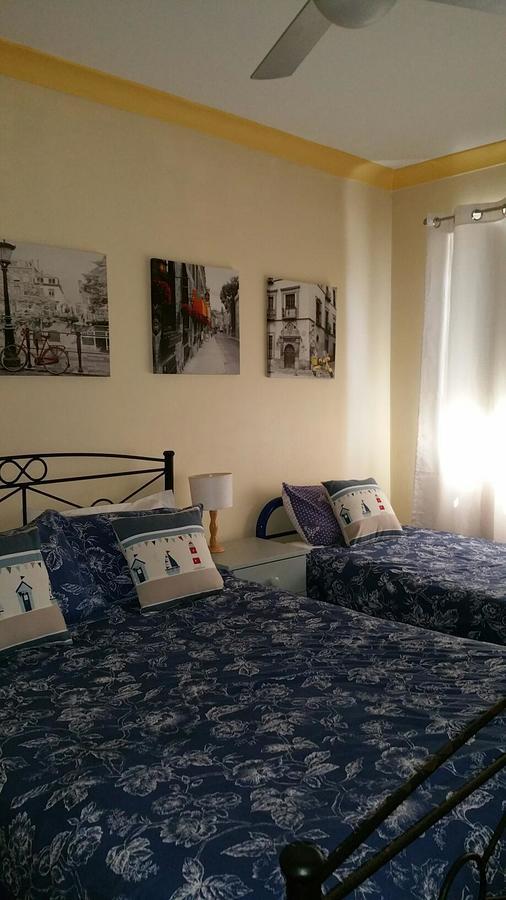 דה אינטרנס Lavender House Bed & Breakfast מראה חיצוני תמונה