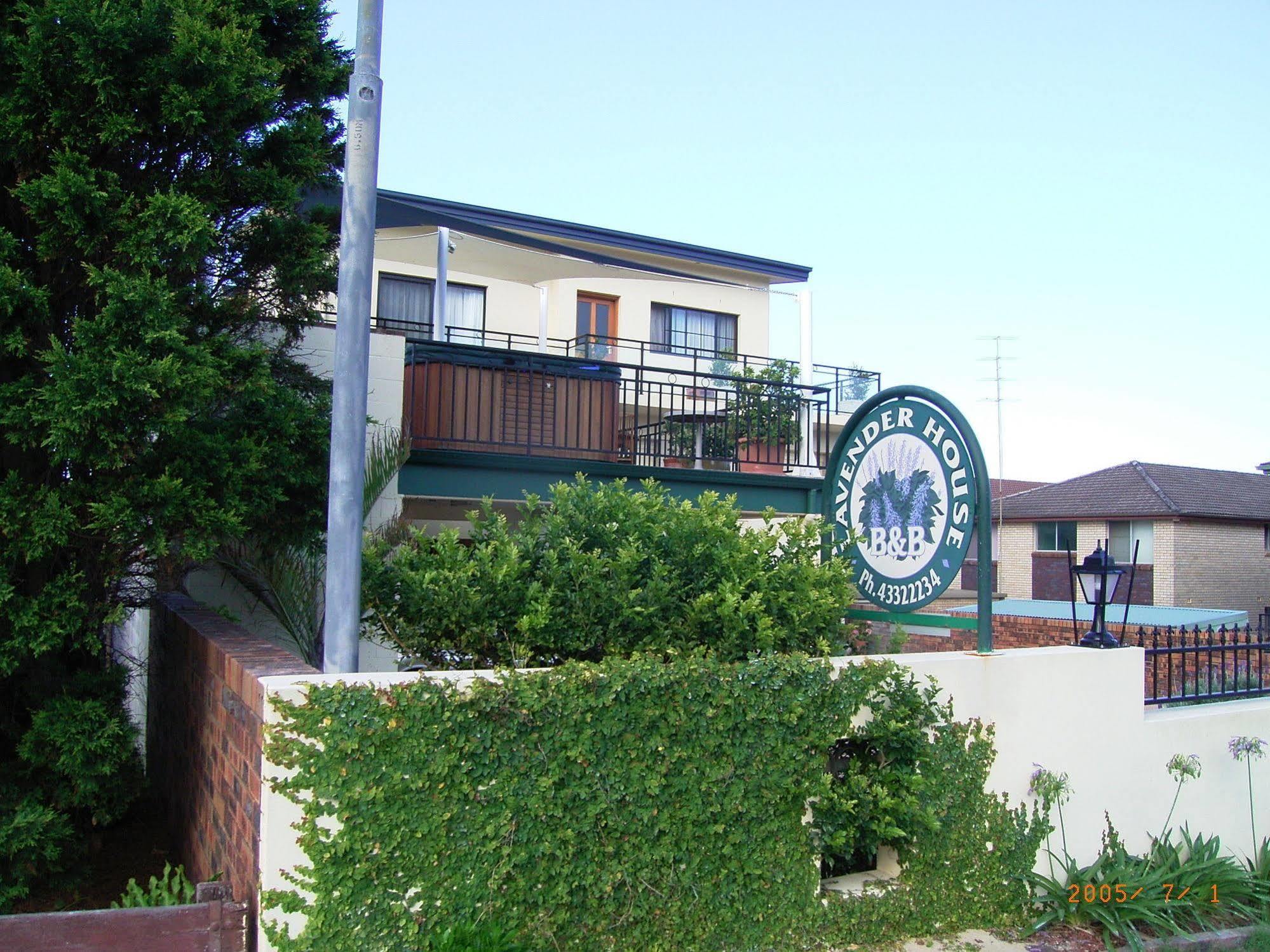דה אינטרנס Lavender House Bed & Breakfast מראה חיצוני תמונה