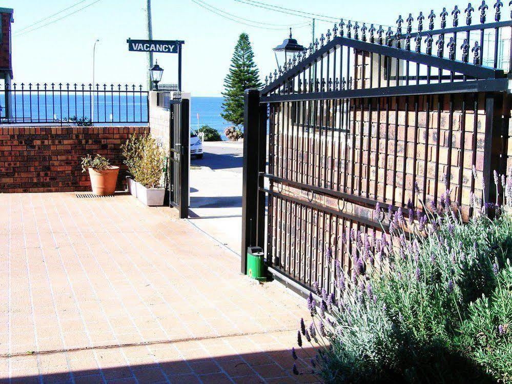 דה אינטרנס Lavender House Bed & Breakfast מראה חיצוני תמונה
