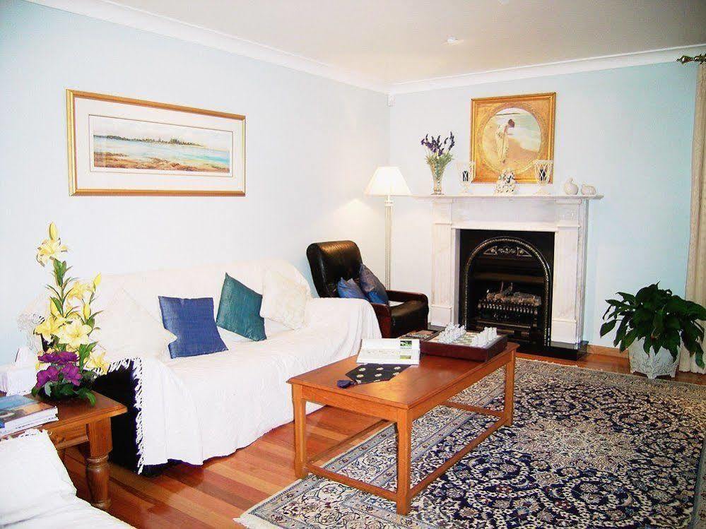 דה אינטרנס Lavender House Bed & Breakfast מראה חיצוני תמונה
